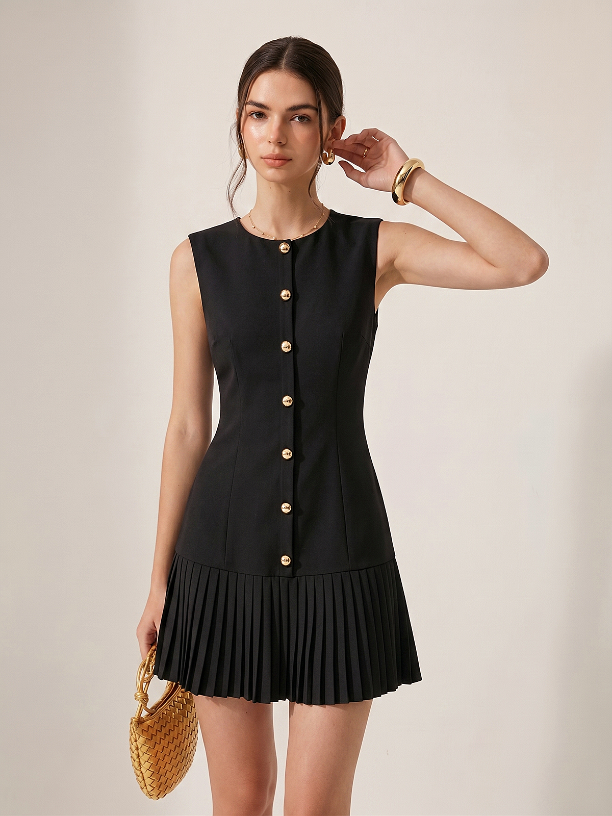 Metal Detail Sleeveless Slim Fit Pleated Mini Dress